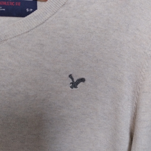 American Eagle Men's VNeck Light Gray Cotton Athletic Fit Pullover Sweater Small - Picture 5 of 10